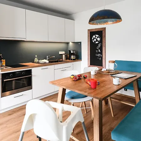 Mit Ueberdachter Terrasse 7 7 Eg Διαμέρισμα