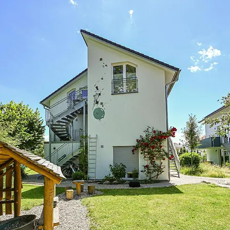 Mit Ueberdachter Terrasse 7 7 Eg Friedrichshafen